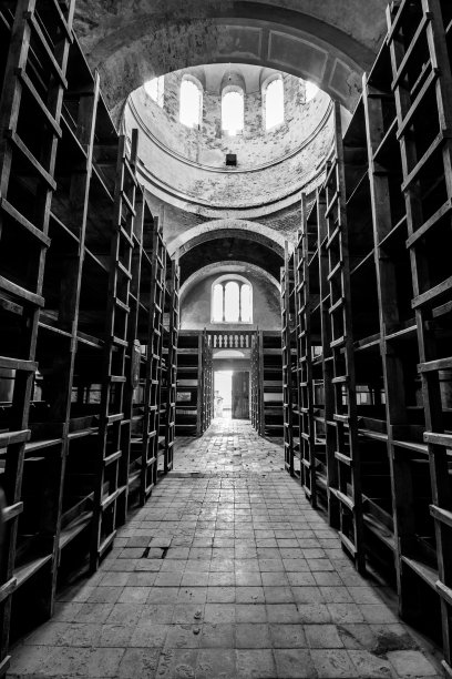 废弃的教堂图片下载