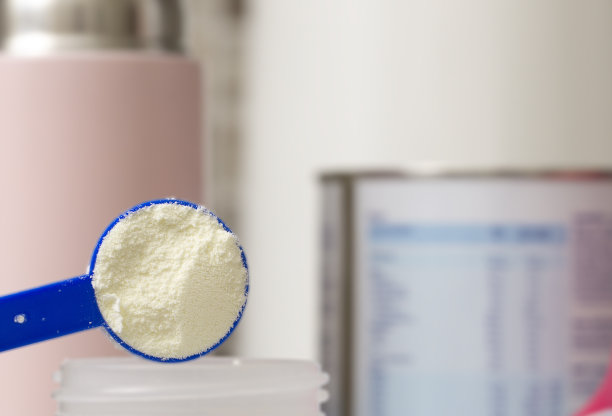 准备婴儿续奶。婴儿粉食品。图片下载