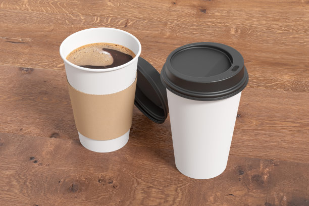 两个白色带走咖啡纸杯模拟与黑色盖子在木制背景。可打开(带支架)和封闭的一次性杯子。图片下载