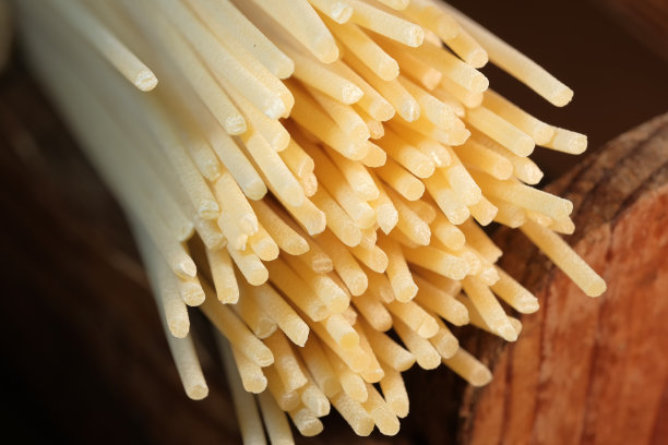 小麦面条长光图片下载