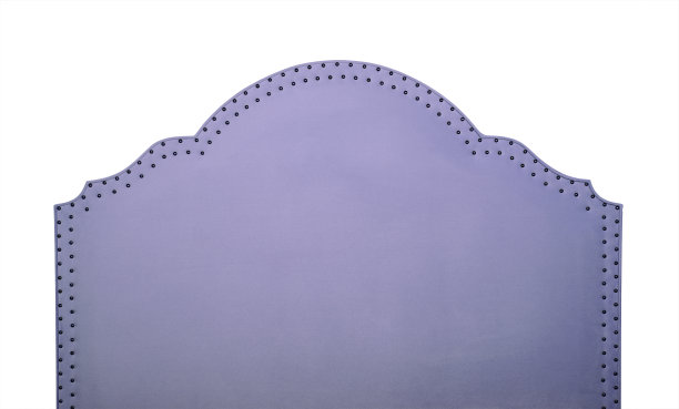 紫色柔软的天鹅绒床床头板孤立在白色图片下载