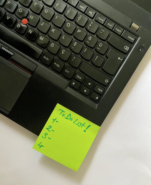 笔记本电脑上的便利贴图片下载