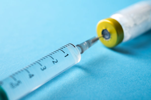 冠状病毒疫苗瓶及注射用注射器图片下载