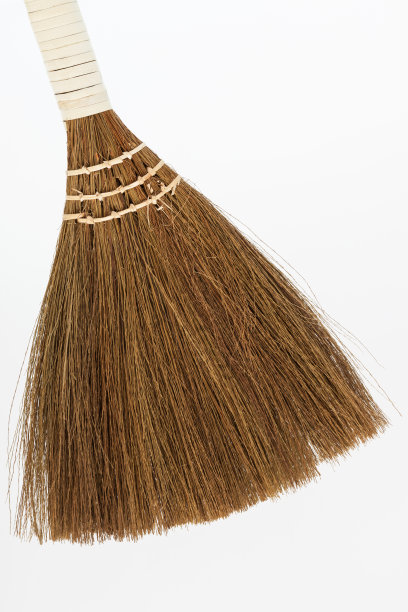 白色背景上的新扫帚图片下载