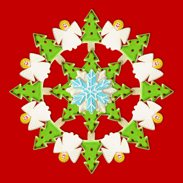 圣诞树和天使:用节日装饰用的冰圣诞饼干制作的圣诞花环图片下载