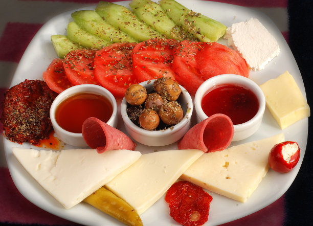 传统美味的土耳其早餐盘图片下载