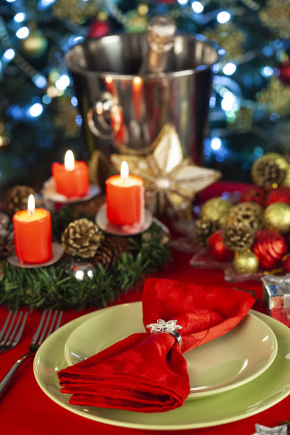 优雅圣诞餐桌布置图片下载