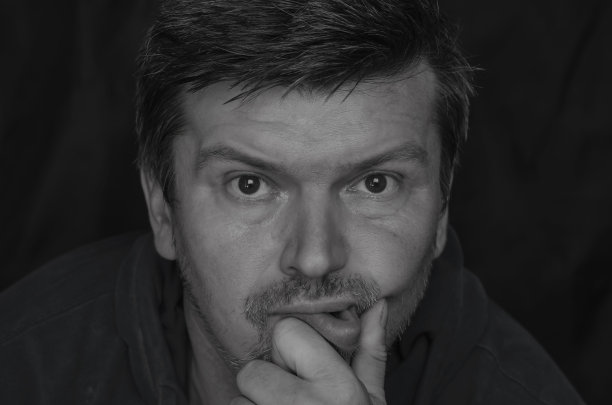 肢体语言的概念。图片下载