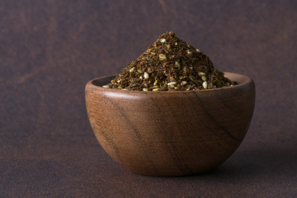 扎塔尔调味在碗里图片下载