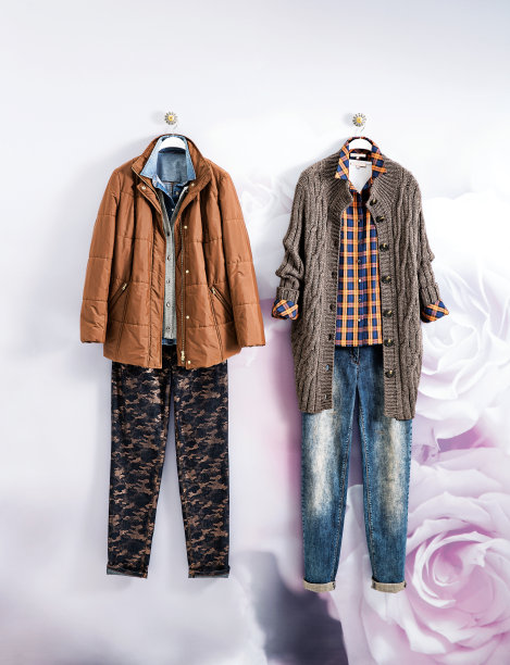 时尚女装挂衣架孤立在壁纸背景上图片下载