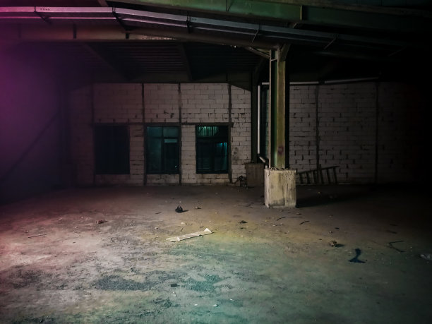 一个废弃的建筑图片下载