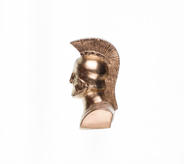 斯巴达的金色雕像孤立在白色的背景上图片下载