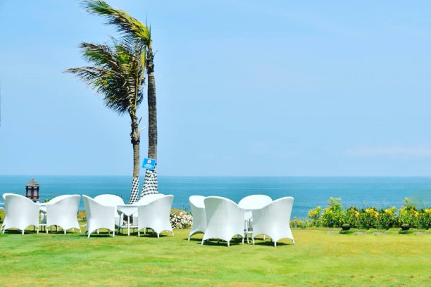 在海滩上放松图片下载