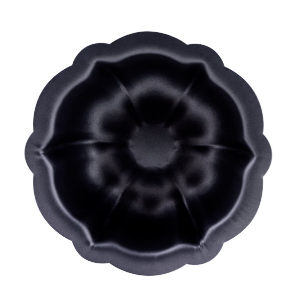 蛋糕形式孤立在白色背景，复制空间。蛋糕杯，金属模具，烤盘。俯视图，平躺，上面图片下载