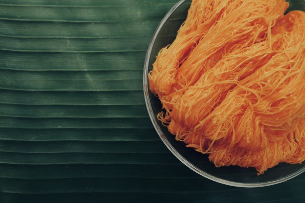 广受欢迎的泰国甜品金蛋黄丝图片下载