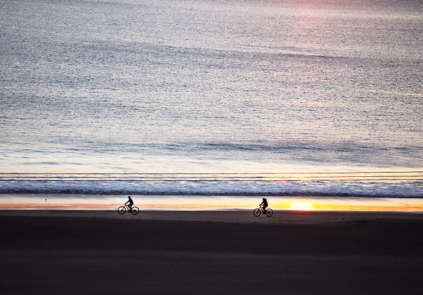 骑自行车是一种理想的流行病活动。,马里布图片下载