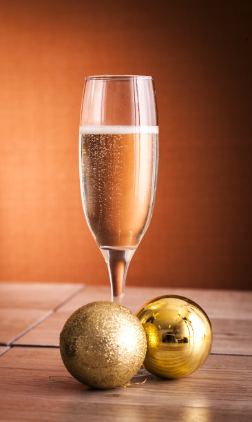 新年派对用的气泡酒杯图片下载