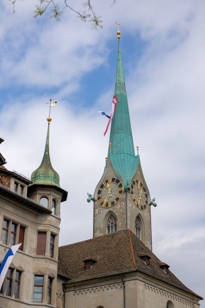 苏黎世市鸟瞰图，主要运河和许多船只图片下载