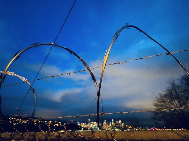 钢铁壁垒图片下载