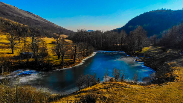 东欧的自然、风景、湖泊图片，以及这美丽的自然景观。图片下载