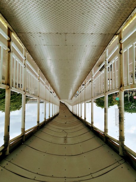 旋转人行天桥图片下载