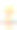 小女孩角色戴着帽子和围裙站在那里图片下载