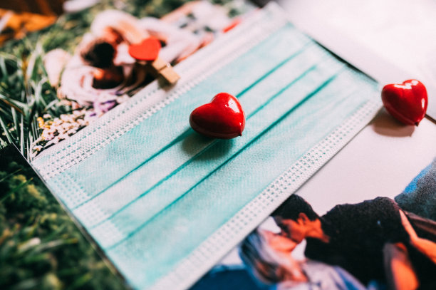 2019冠状病毒病期间安全度过情人节图片下载