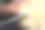 木雕的手在工作的特写图片下载