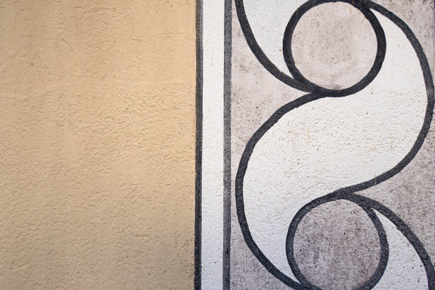 穆斯塔尔仿古立面装饰装饰的细节。图片下载