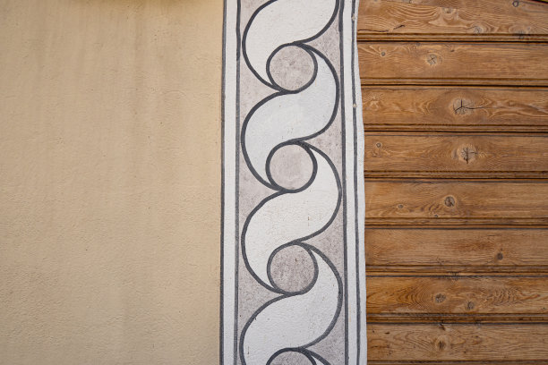 穆斯塔尔仿古立面装饰装饰的细节。图片下载