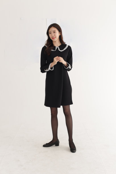 穿着黑衣服的漂亮女人图片下载