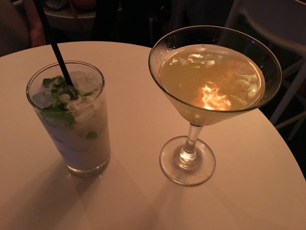 晚上喝图片下载