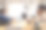 女商人在会议室做演讲图片下载