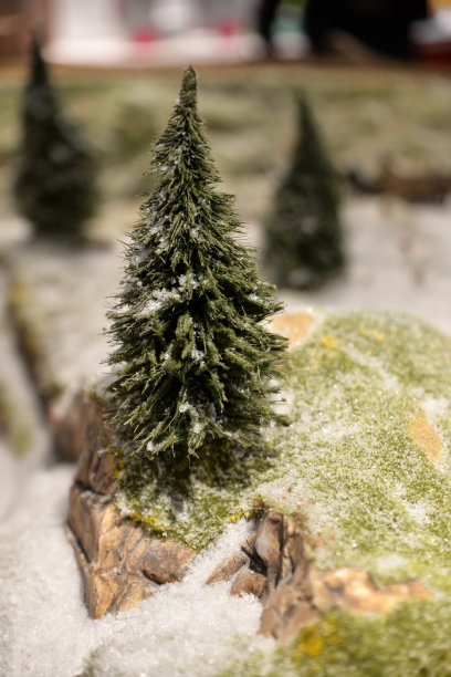 雪地里的玩具木屋图片下载