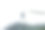 一盏煤油灯挂在帐篷前的柱子上，映衬着美丽的山景和晨雾。图片下载