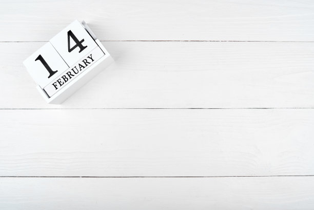 情人节背景用2月14日木版日历，复制文字空间。贺卡模型。俯视图，平放图片下载