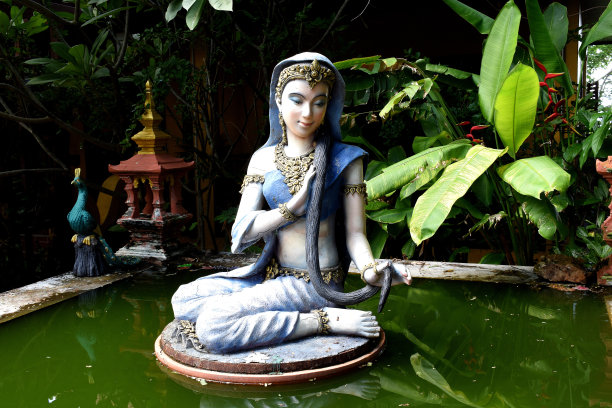 女神雕塑，Wat Phra That Doi Pra Chan图片下载