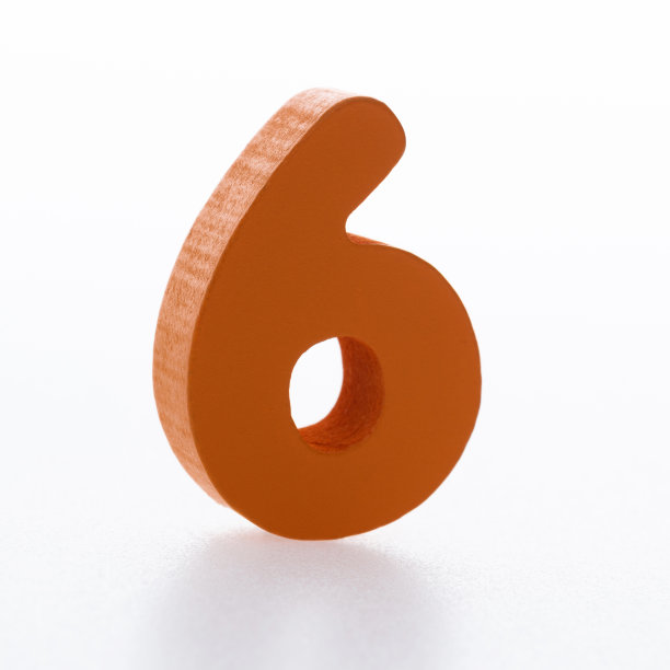 白色背景上的木制6号图片下载