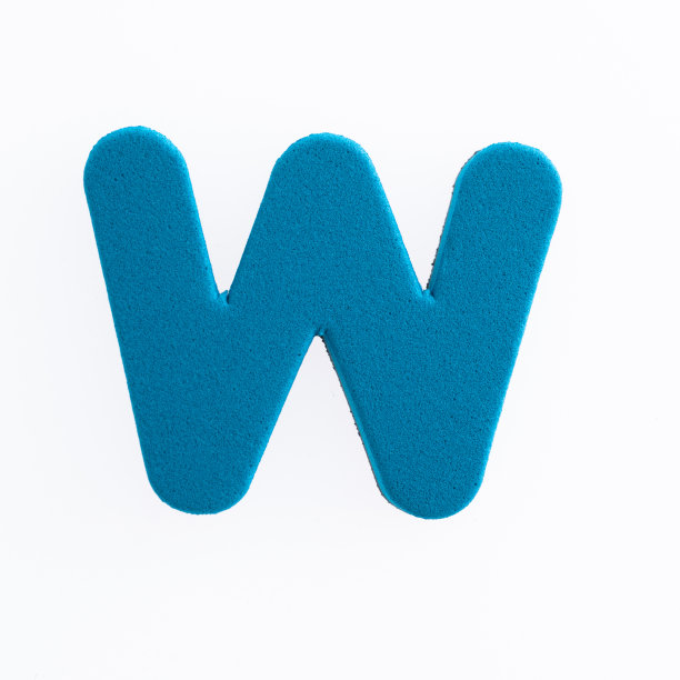 泡沫字母w在白色背景上图片下载