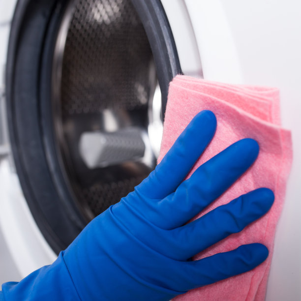 打扫浴室。清洗洗衣机图片下载