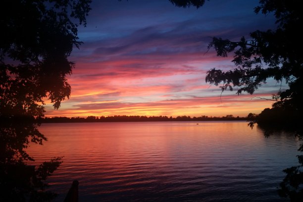 Dalrymple湖日落图片下载