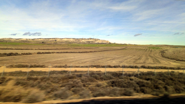 从火车窗口看到的美丽的大自然图片下载