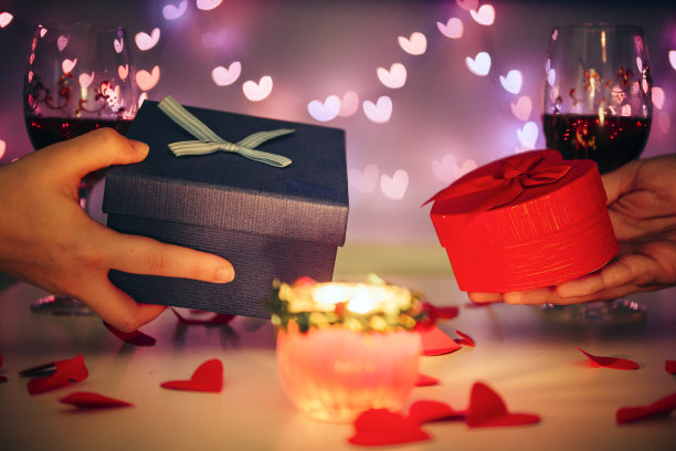 情人节的浪漫烛光晚餐图片下载