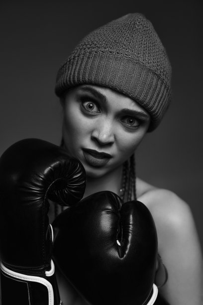魅力女拳击手的肖像图片下载