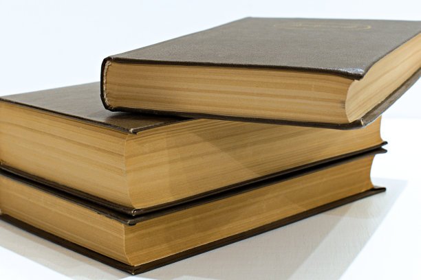 旧的发黄的精装书图片下载