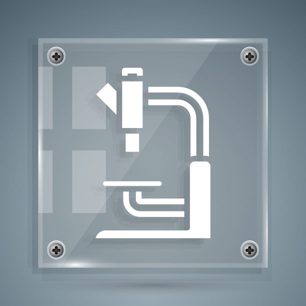 白色显微镜图标孤立在灰色背景。化学、制药仪器、微生物放大工具。方形玻璃面板。向量图片下载