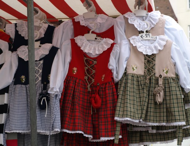 店内待售服装特写图片下载