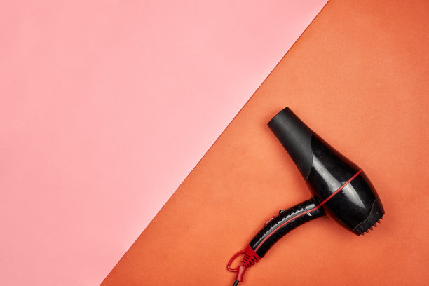 吹风机亮了图片下载