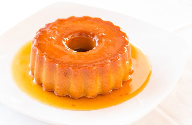 自制布丁"Pudim Caseiro"一种典型的葡萄牙甜点。图片下载