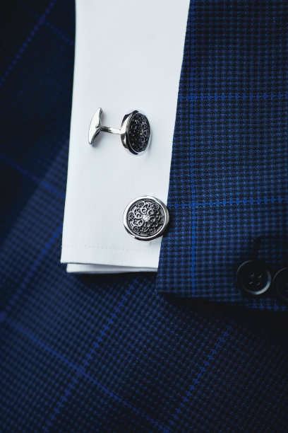 奢侈品男人的袖扣图片下载